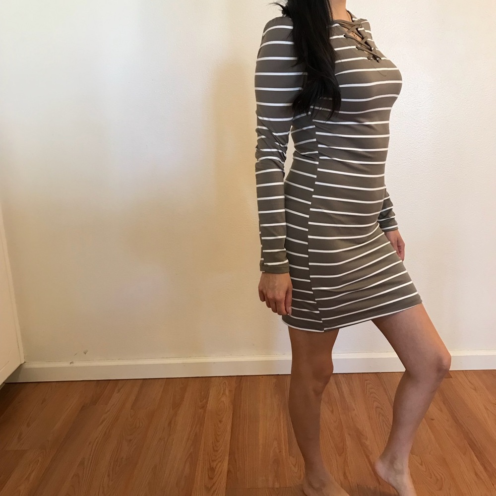 🆕 Taupe Lace Up Front Striped Mini Dress - Picture 4 of 8